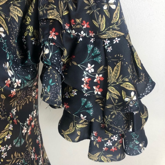 GRACIA Blouse Tie Neck Button Up Ruffle Sleeve Size M - Picture 2 of 11